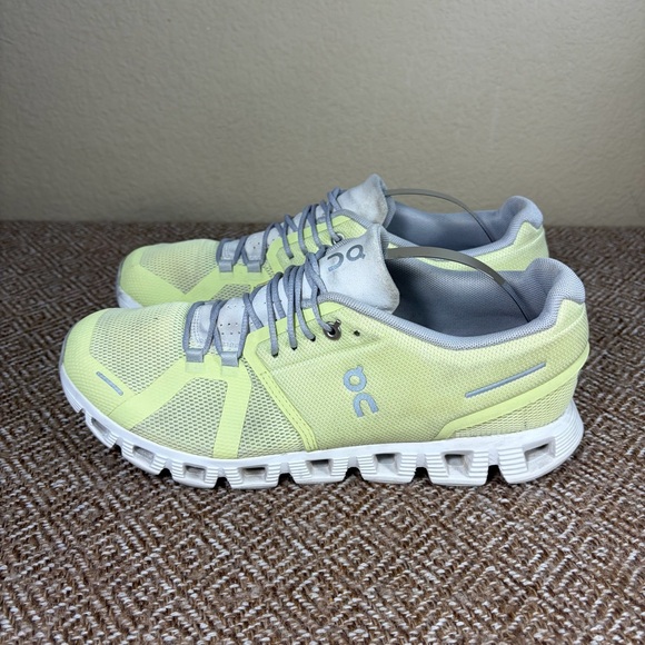 On Cloud 5 Womens 9.5 Shoes Yellow Running Walking Gym Swiss Sneaker Athletic - Picture 3 of 8